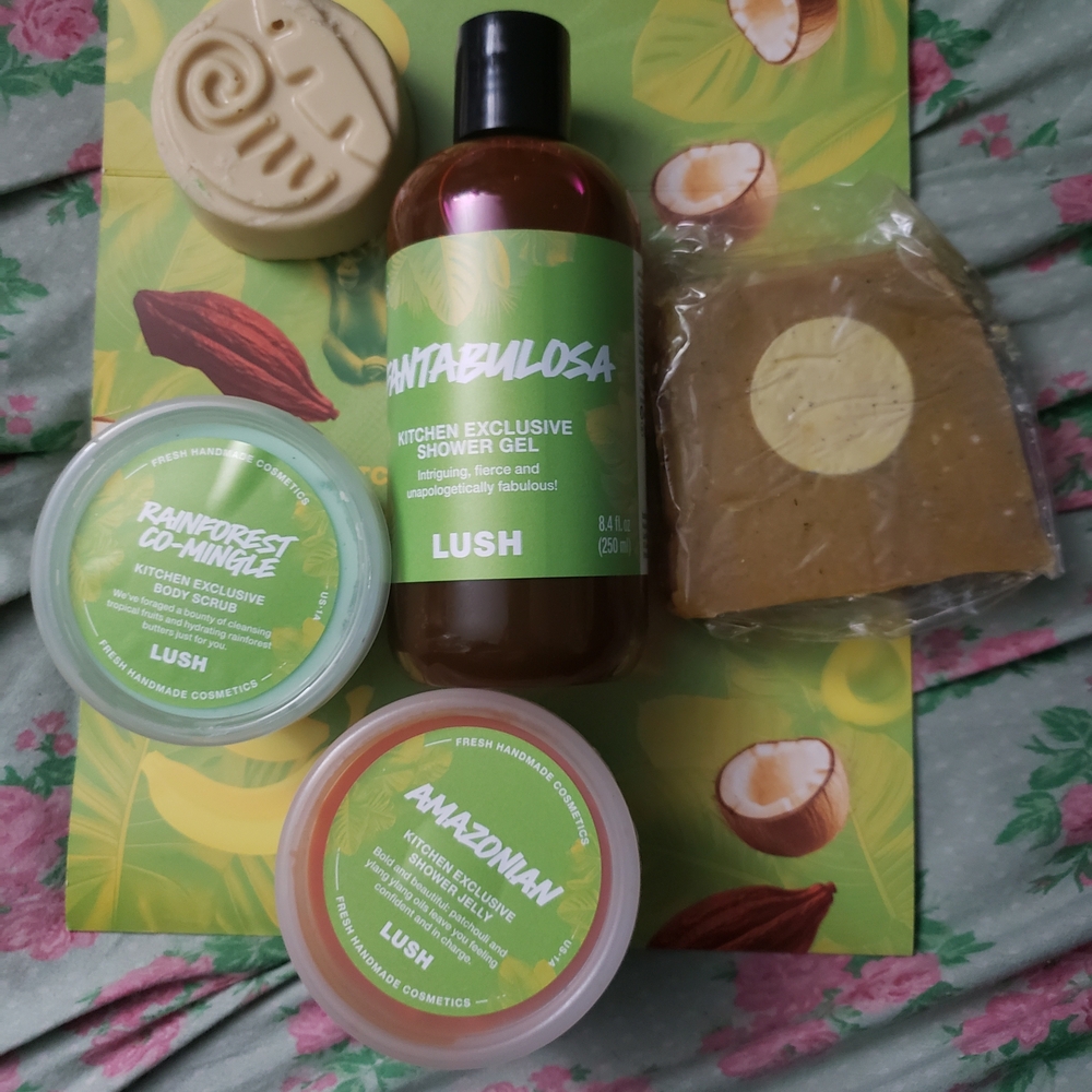 LUSH Shower Gel & Amazonian Bath Set Complete APRIL KITCHEN BOX